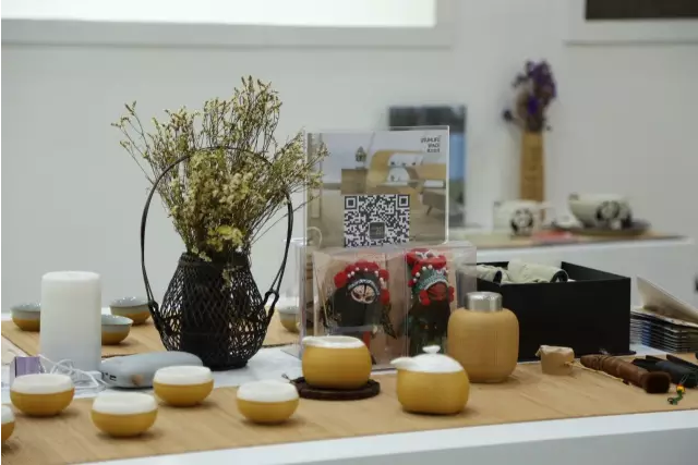 1479259951898976.png D14C.tm.png